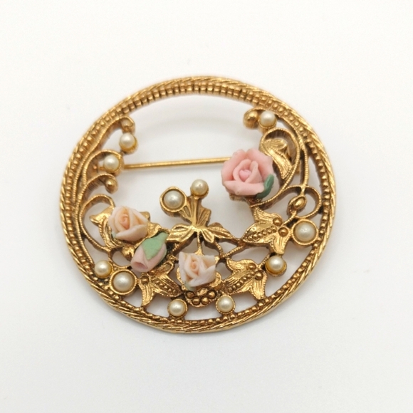 Gold Tone Pink Roses Floral Brooch Faux Pearls Classic Feminine Porcelain - Picture 1 of 6